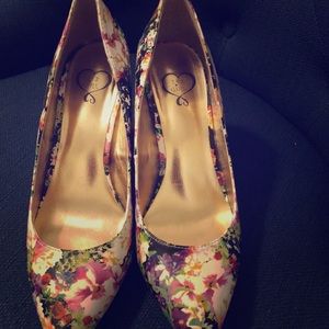 Floral Pumps